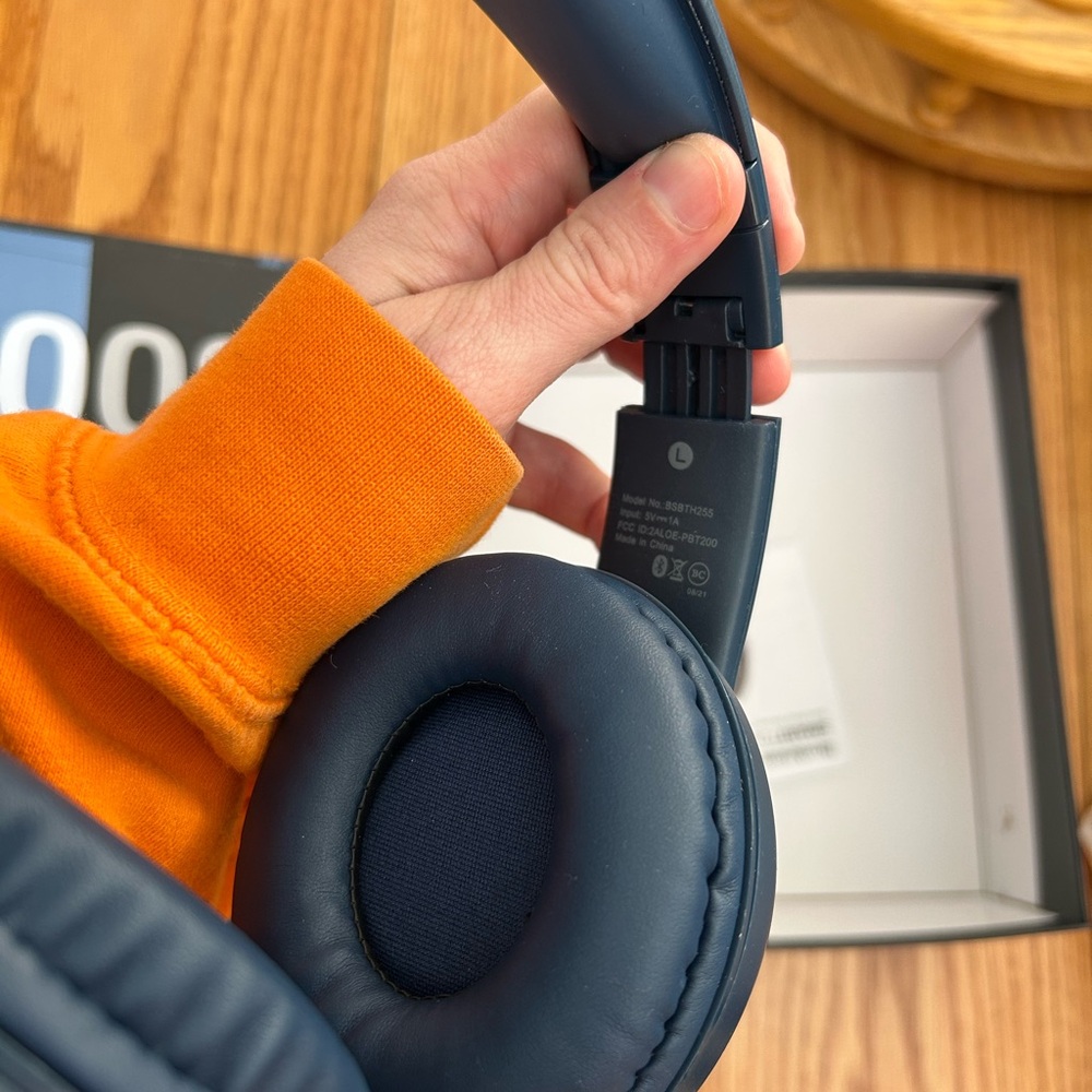 Brookstone SmartTouch Wireless Headphones - Blue - Picture 4 of 7